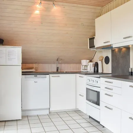Holiday home Stunning In Ringkobing With Kitchen